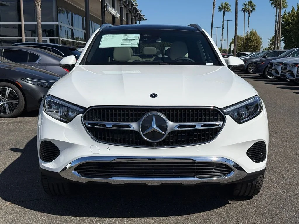 New 2027 White Mercedes-Benz GLC 300 image 16