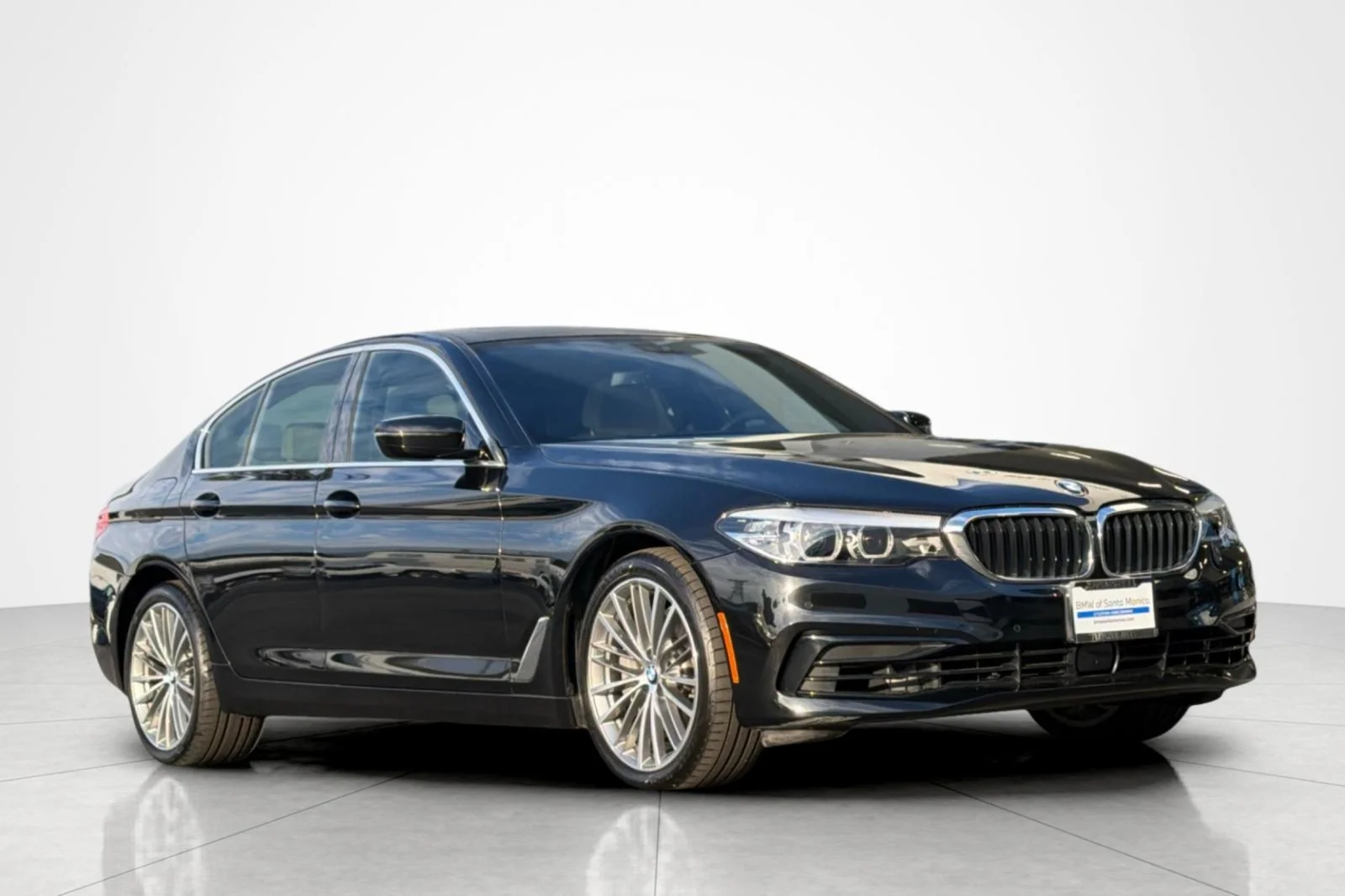 Used 2020 Black Sapphire Metallic BMW 540i image 7
