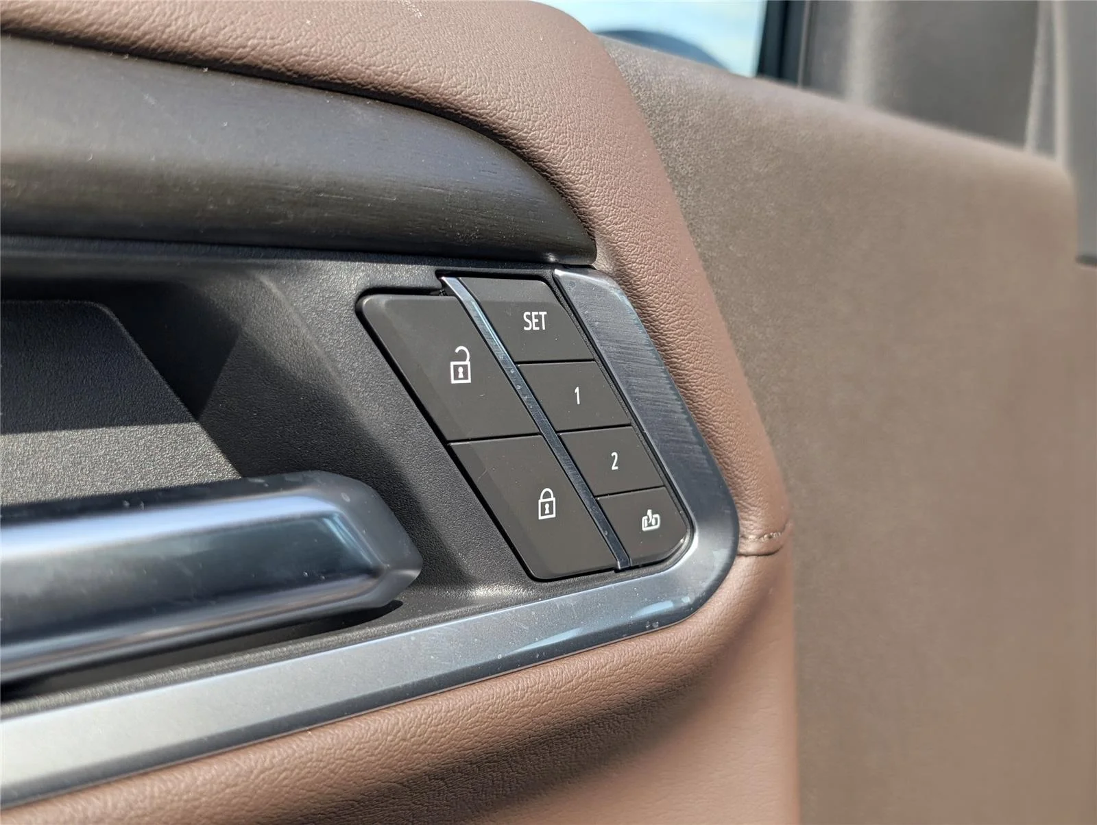New 2026 Glacier White Tricoat GMC Denali DRW image 25