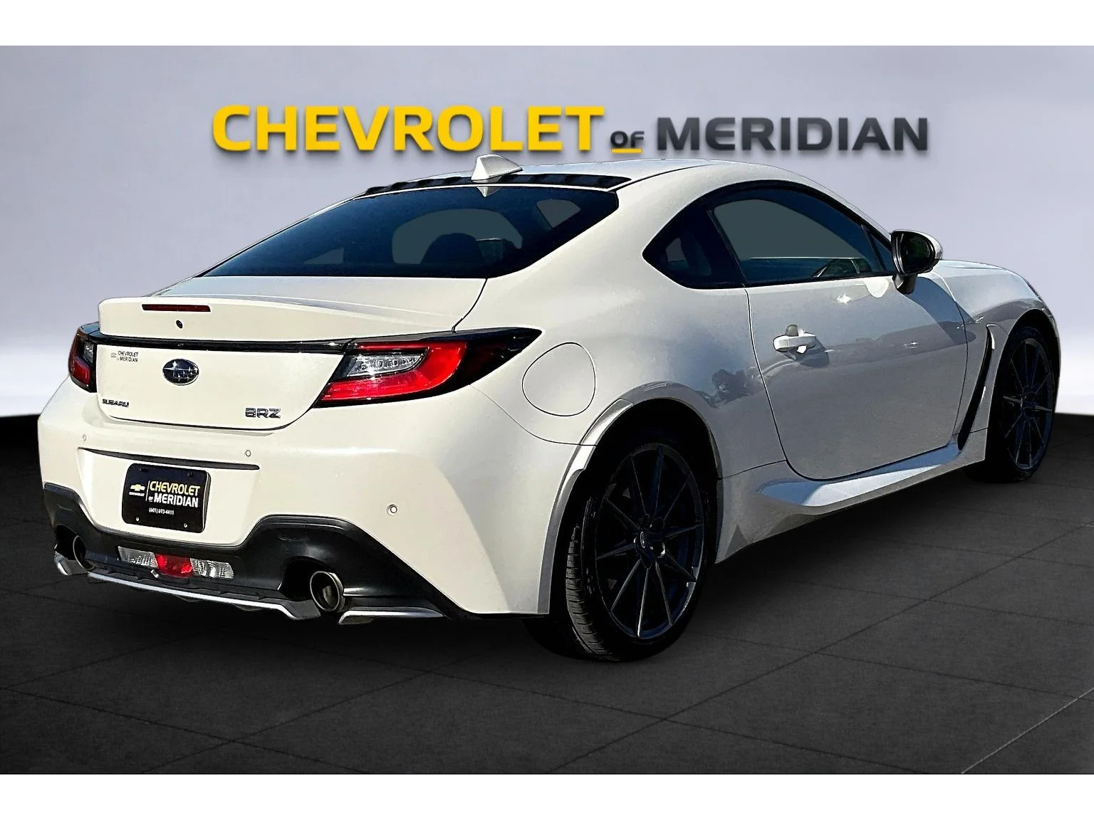 Used 2022 White Subaru Limited image 10