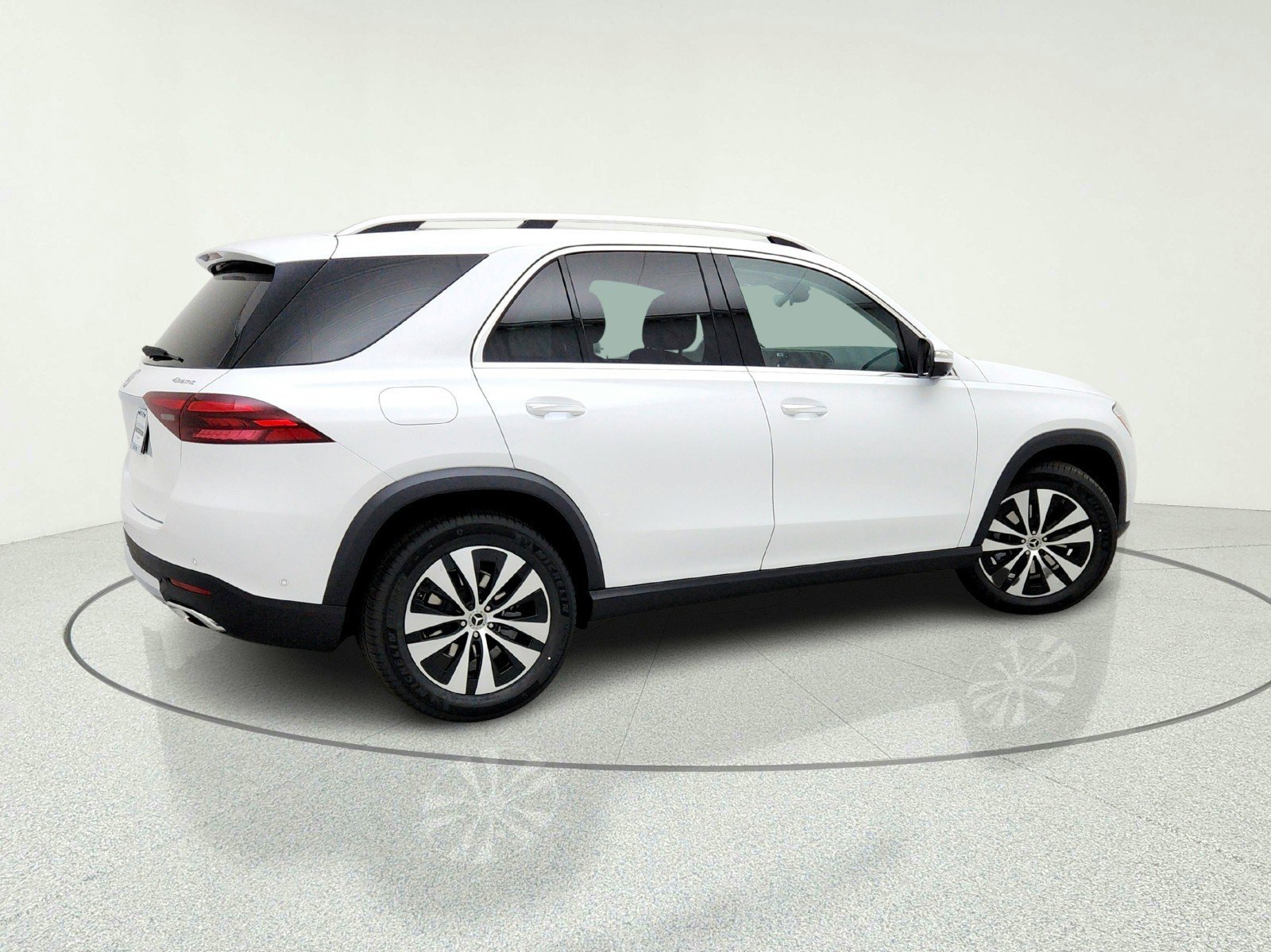 New 2026 MANUFAKTUR Moonlight White Metallic Mercedes-Benz GLE 350 4MATIC® SUV image 29