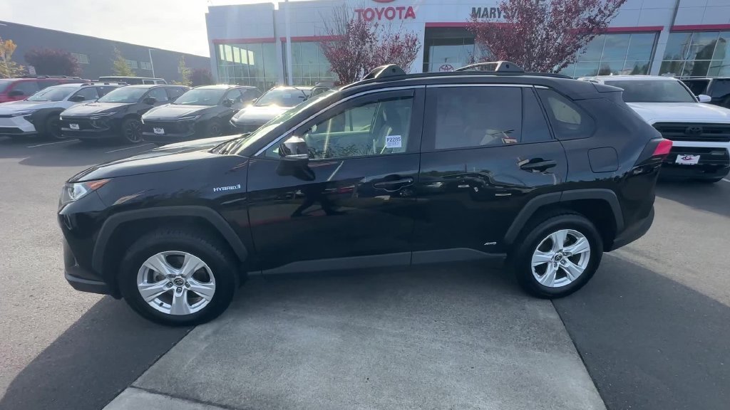 Used 2021 Midnight Black Metallic Toyota XLE image 30