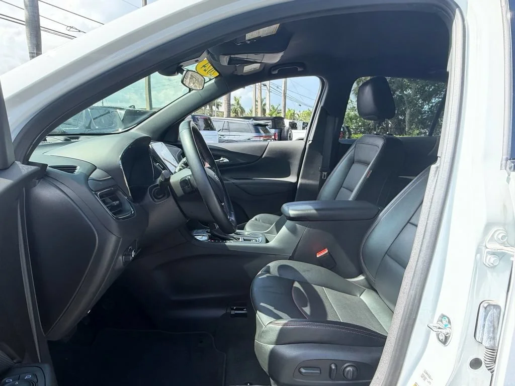 Used 2024 Summit White Chevrolet RS image 9
