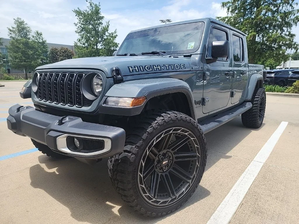 2025 Jeep Gladiator High Tide Auto's photo