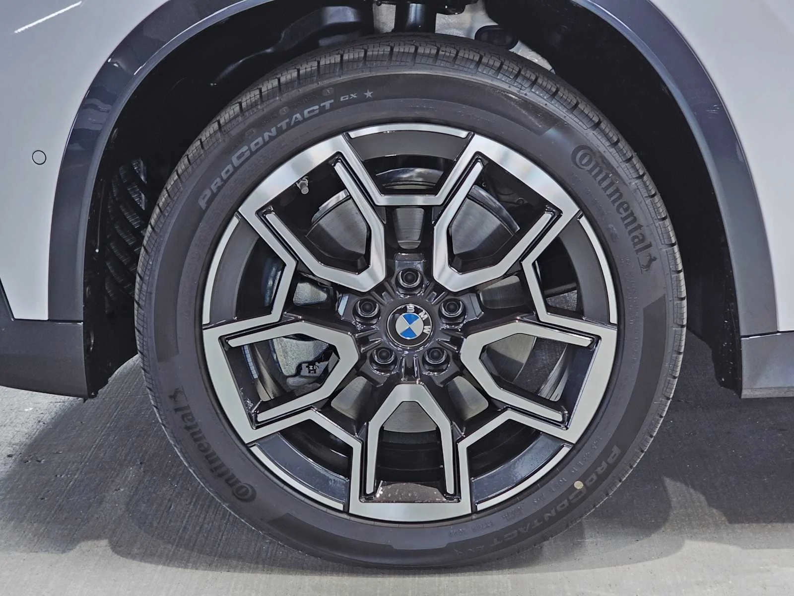 New 2026 Mineral White Metallic BMW xDrive28i image 8