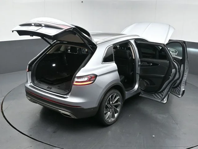 Used 2022 Silver Lincoln Reserve image 49