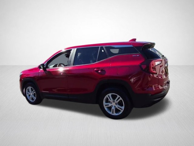 Used 2023 VOLCANIC RED TINTCOAT GMC SLE image 8
