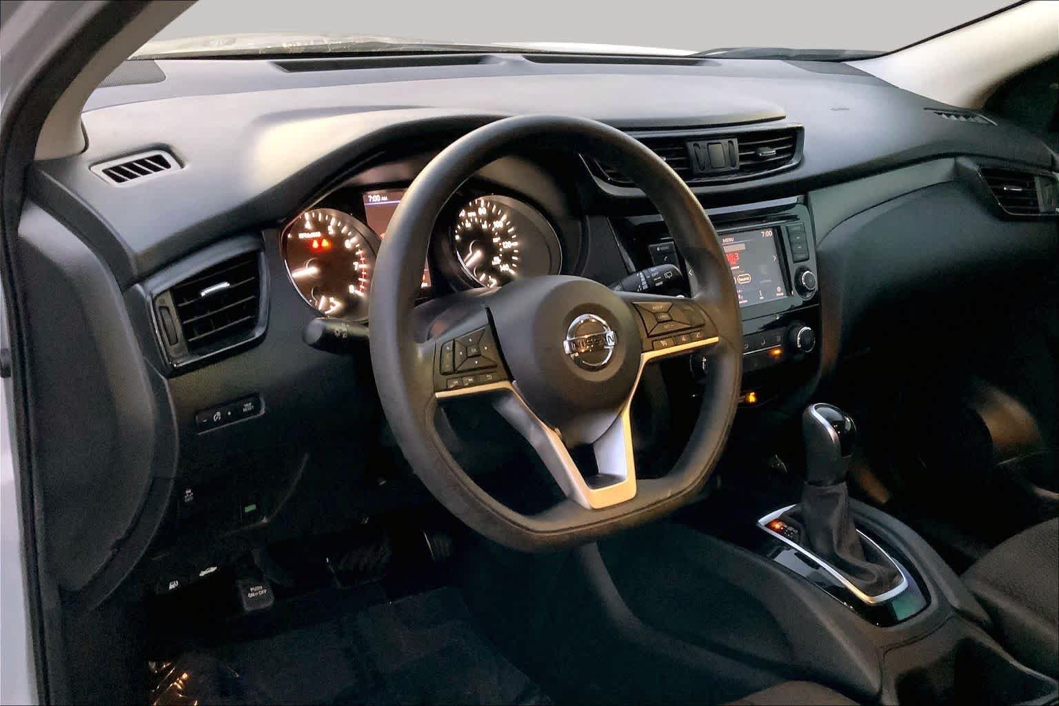Used 2019 Brilliant Silver Metallic Nissan S image 15