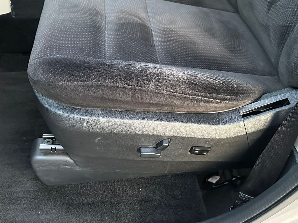 Used 2014 Silver Dodge Wheelchair Accessible- SXT image 17