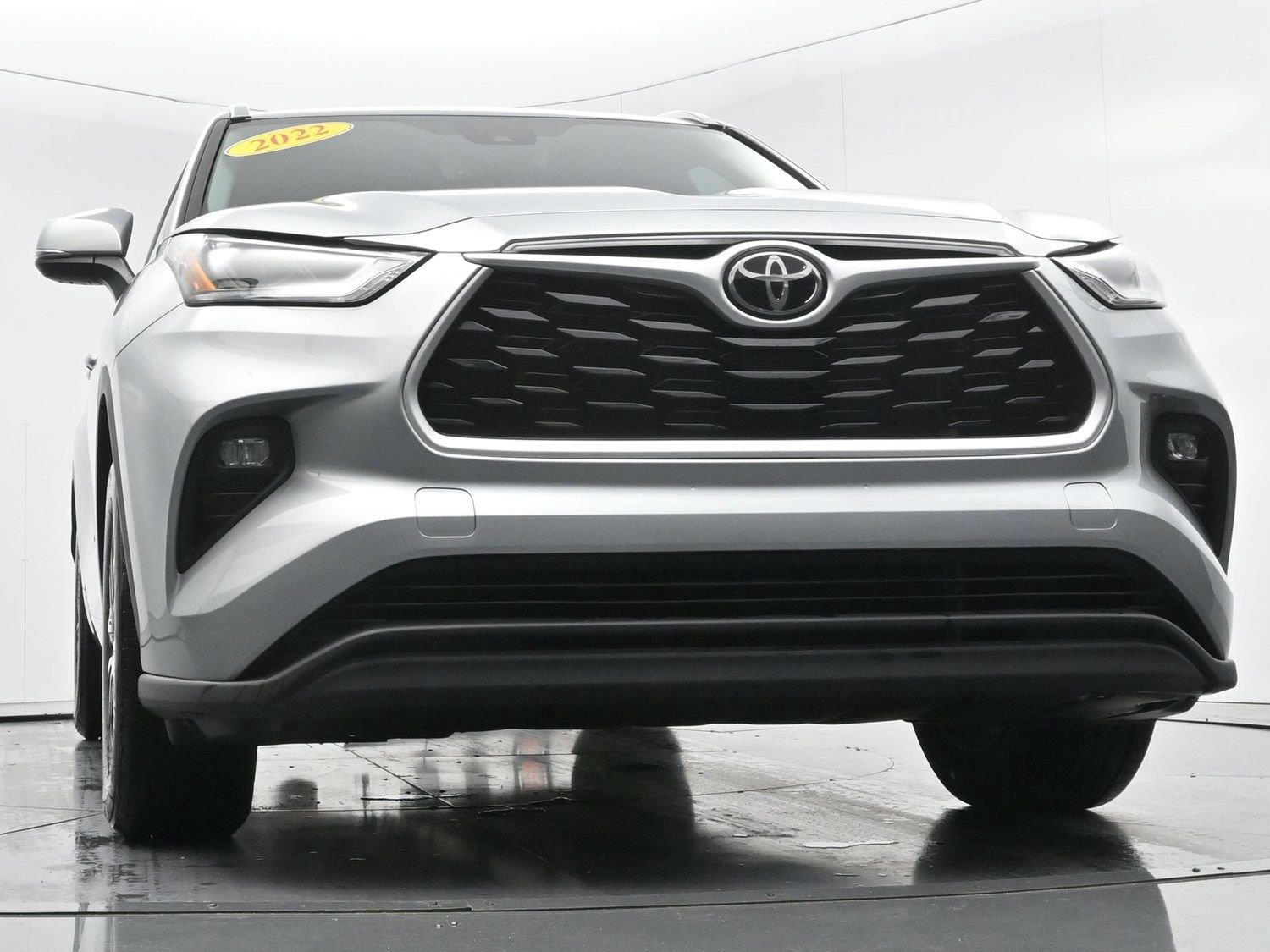 Used 2022 Celestial Silver Metallic Toyota XLE image 51