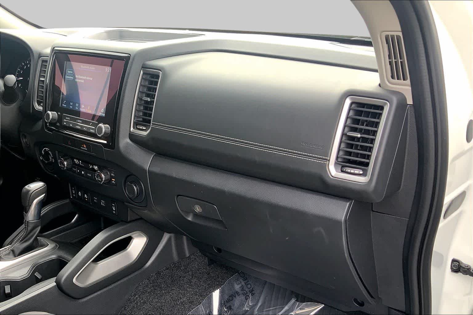 Used 2022 Glacier White Nissan SV image 18