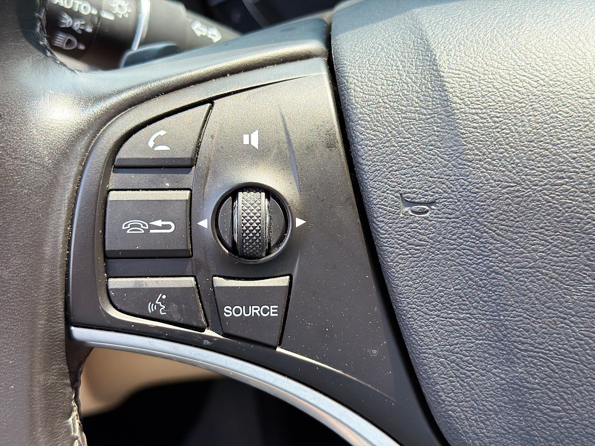 Used 2020 pewter gray metallic Acura 3.5L image 16