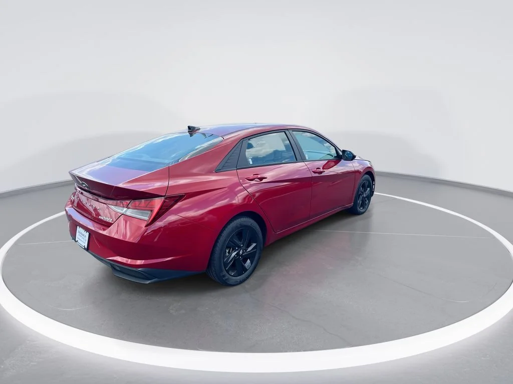 Used 2023 Red Hyundai Blue image 8
