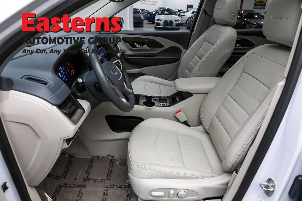 Used 2023 White GMC Denali image 14