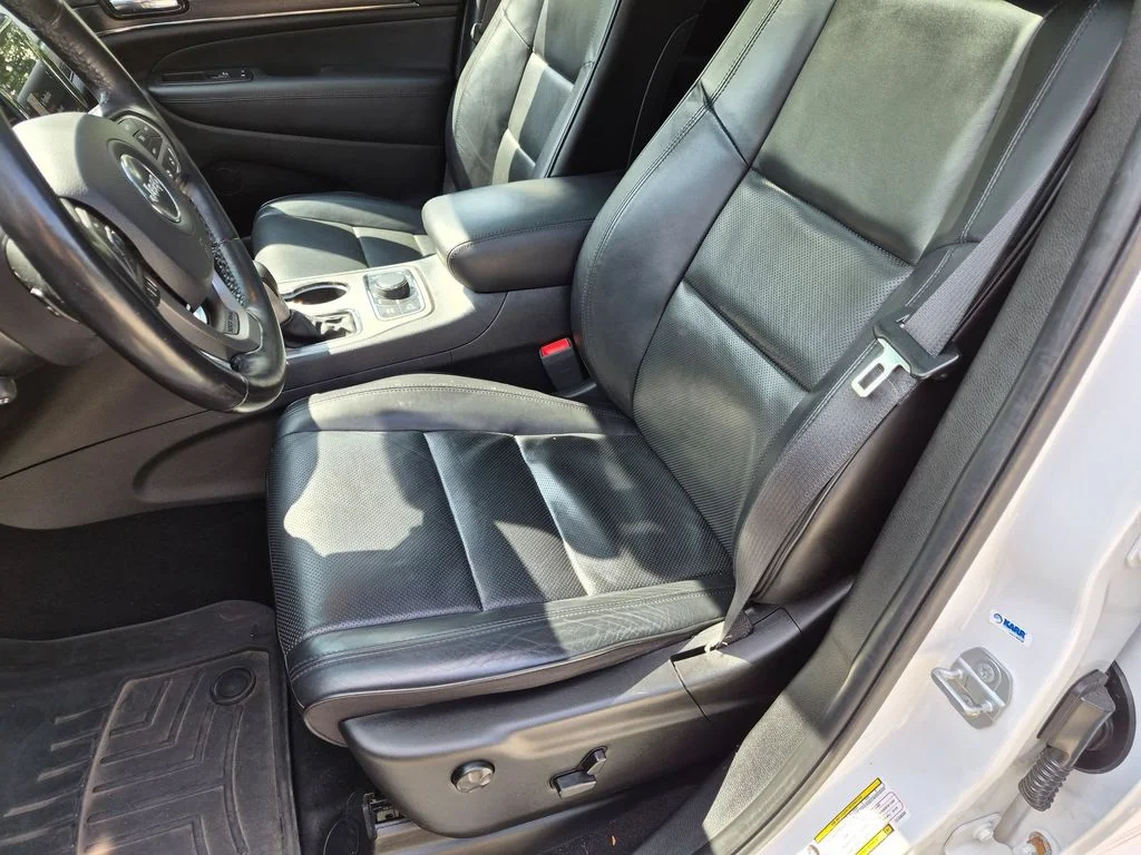 Used 2020 White Jeep High Altitude image 26