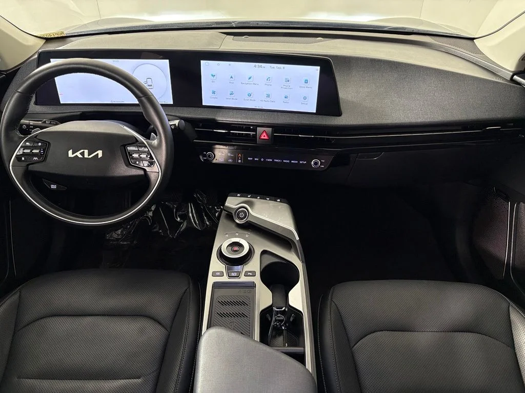 Used 2023 Blue Kia Wind image 40