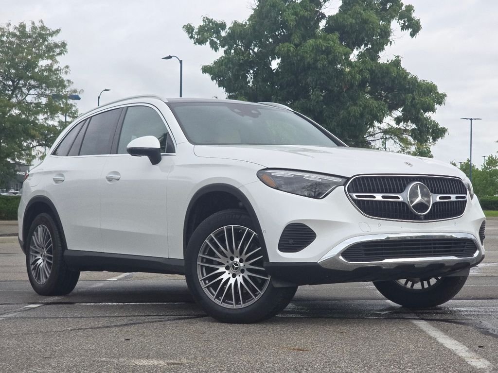 Certified Used 2026 Moonlight White Metallic Mercedes-Benz GLC 300 image 1