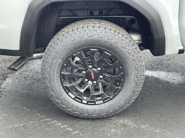 New 2026 White GMC Elevation image 9