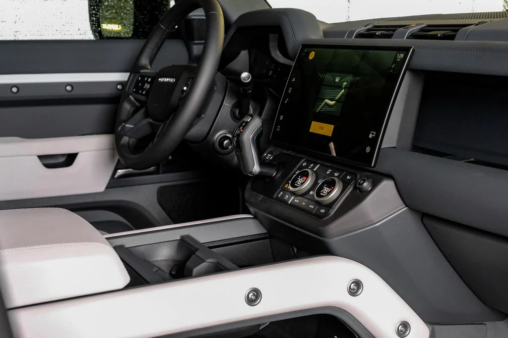 New 2026 Borasco Grey Metallic Land Rover S image 19
