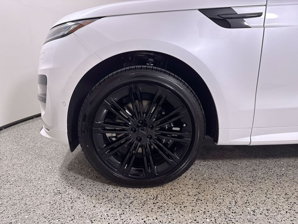 New 2026 OSTUNI PRL WHT Land Rover Dynamic SE image 10