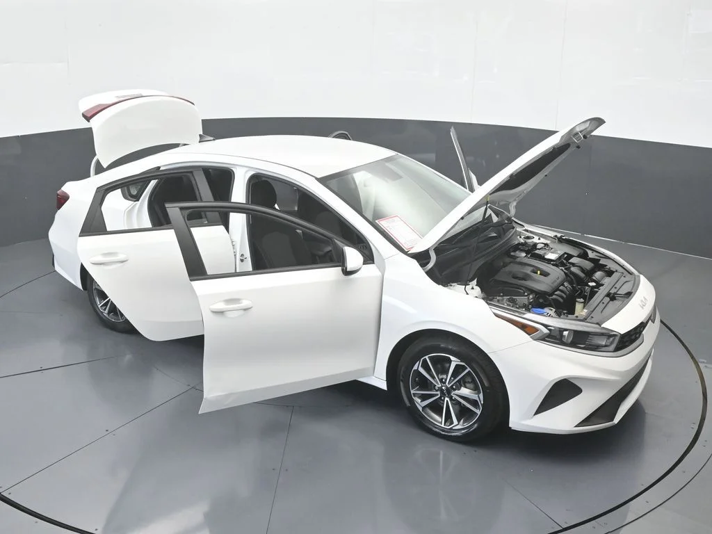 Used 2023 Snow White Pearl Kia LXS image 63