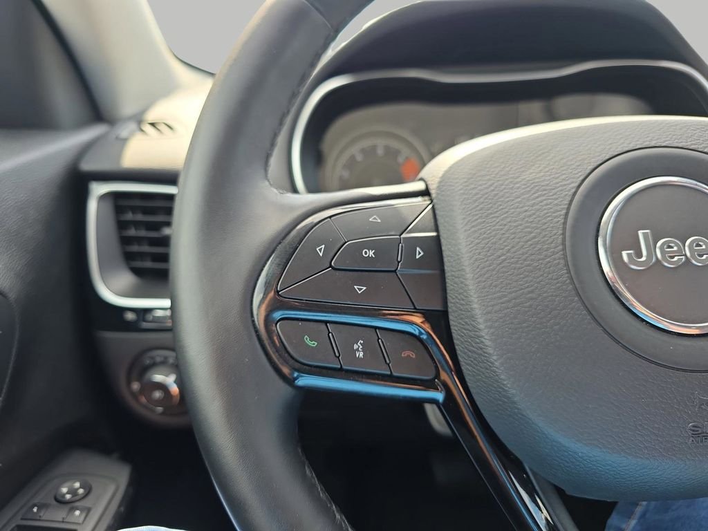 Used 2021 Gray Jeep Latitude Plus image 18