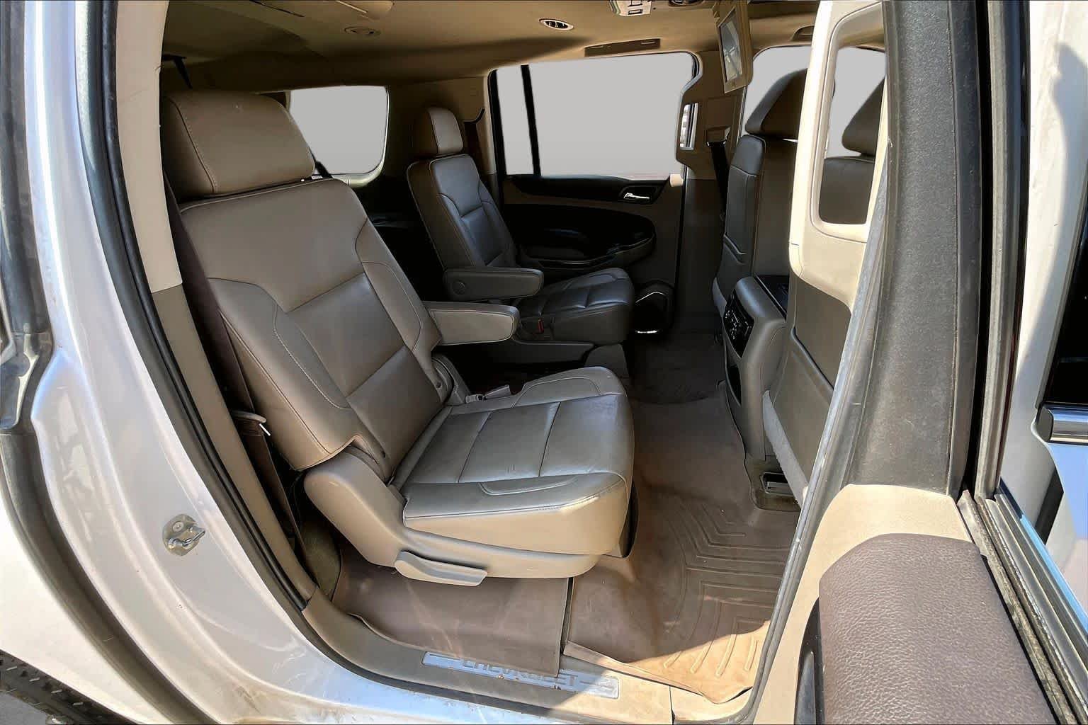 Used 2018 Iridescent Pearl Tricoat Chevrolet LT image 18