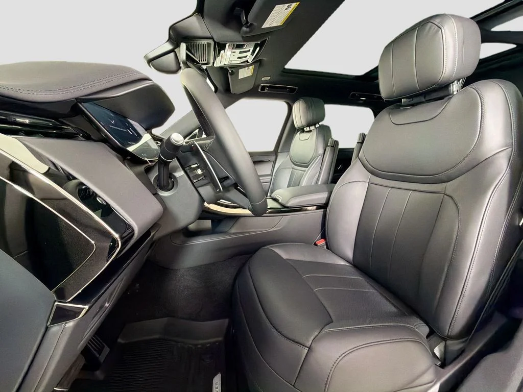 New 2026 Fuji White Land Rover Dynamic SE image 22