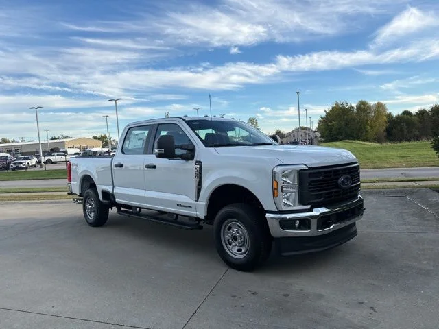 New 2026 Oxford White Ford F-350® XL image 32
