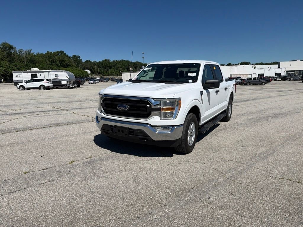 Used 2021 Oxford White Ford XLT image 2