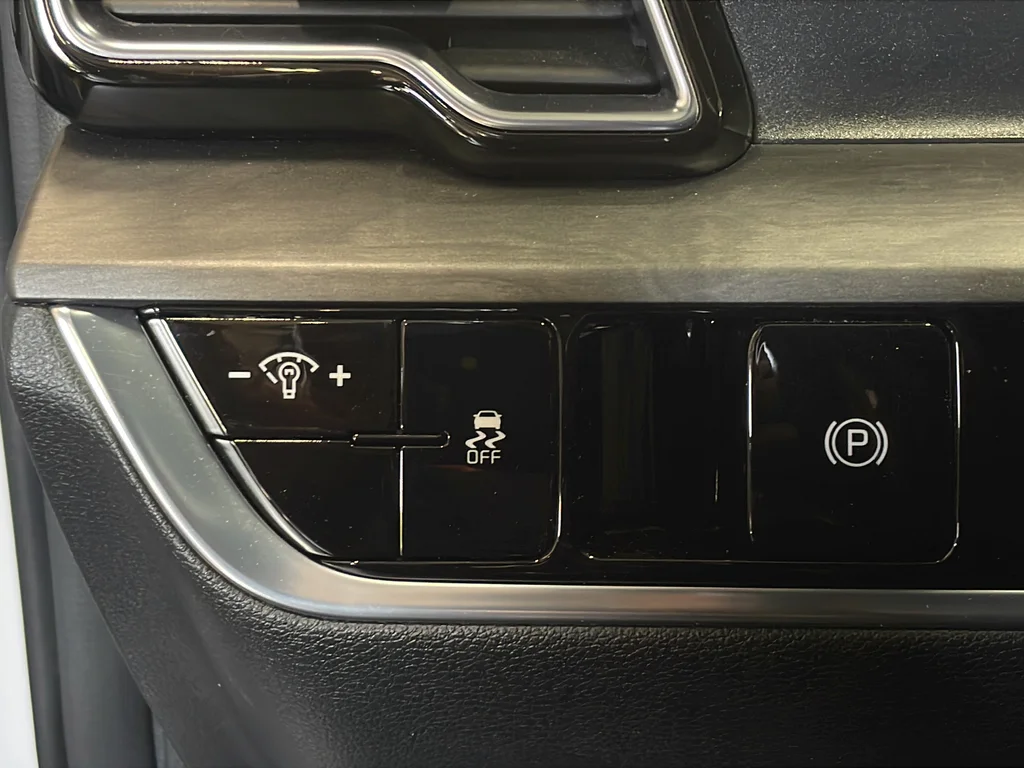 Certified Used 2023 White Kia X-Line image 28