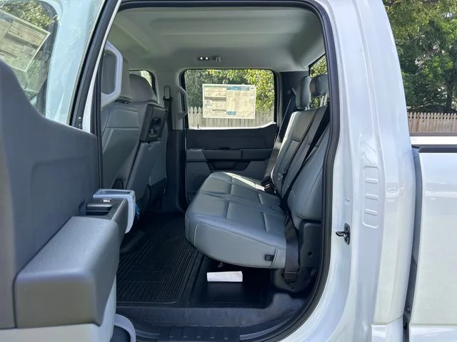 New 2026 Oxford White Ford F-250® XL image 23