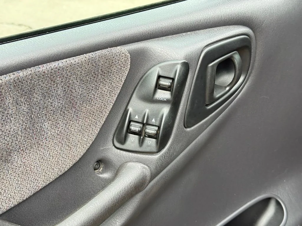 Used 2000 Black Dodge Sport image 12