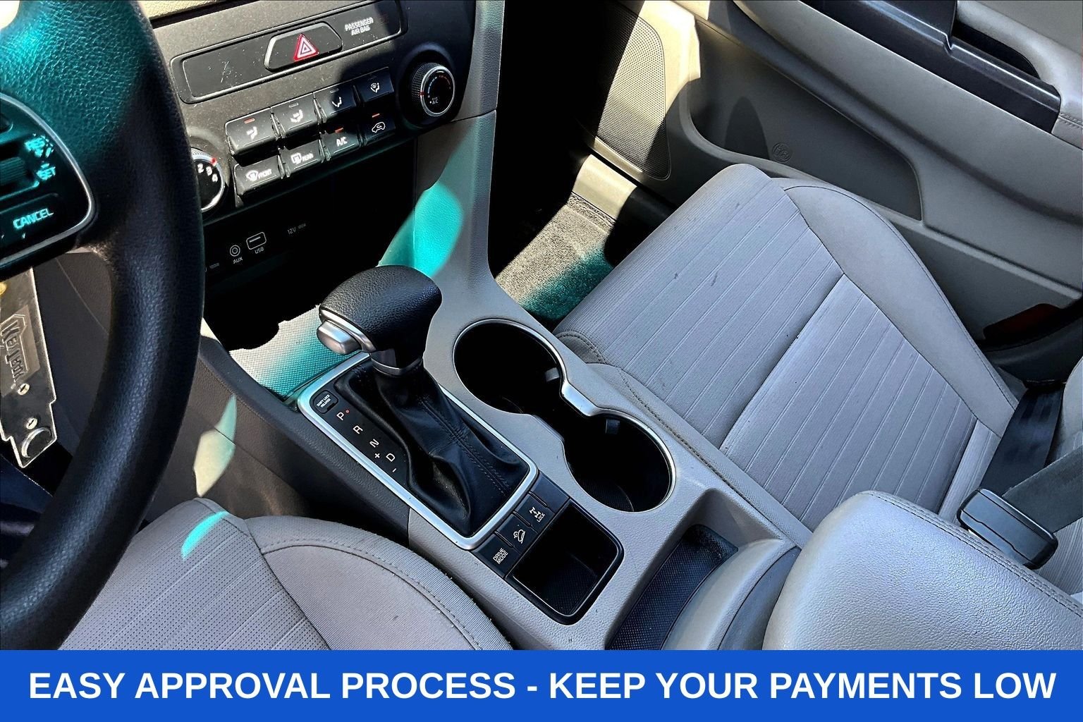 Used 2018 White Kia LX image 21