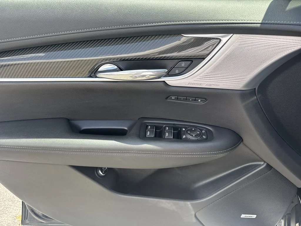 Used 2021 Green Cadillac Sport image 10
