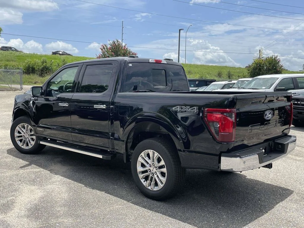 New 2026 Black Ford XLT image 5