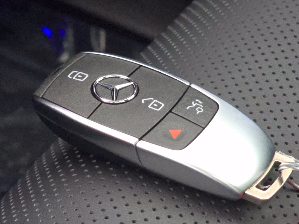 New 2026 MANUFAKTUR Alpine Grey Mercedes-Benz GLE 580 image 76