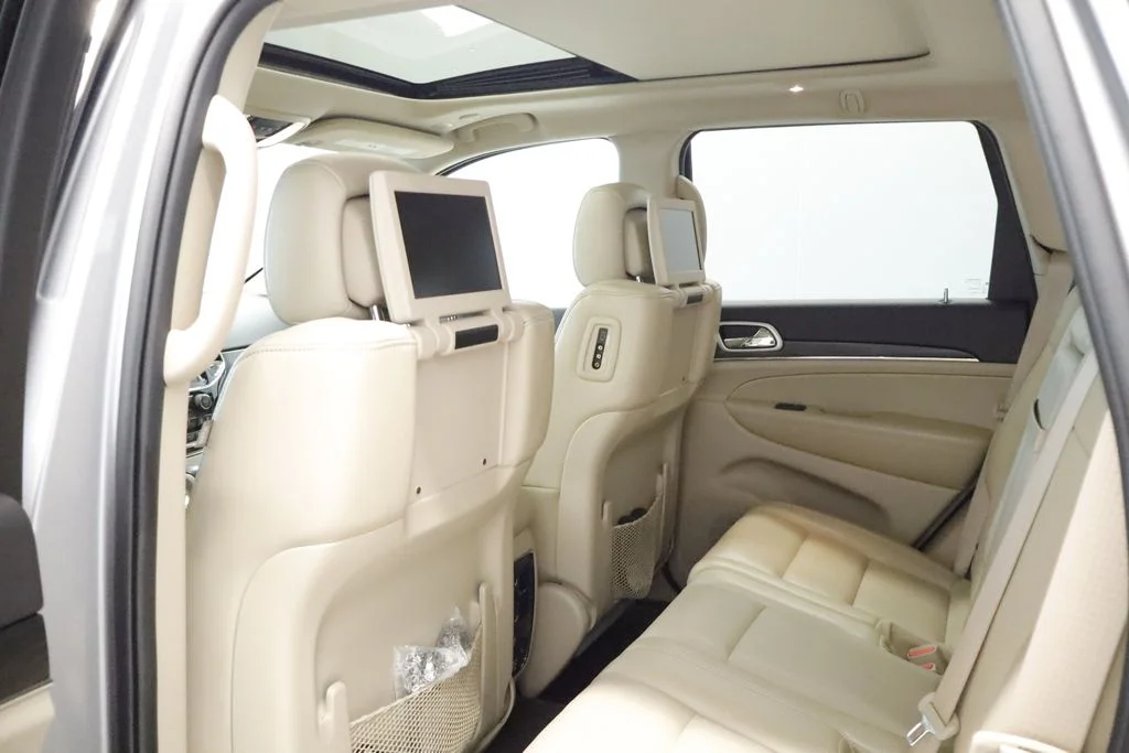 Certified Used 2020 Silver Jeep Limited image 17