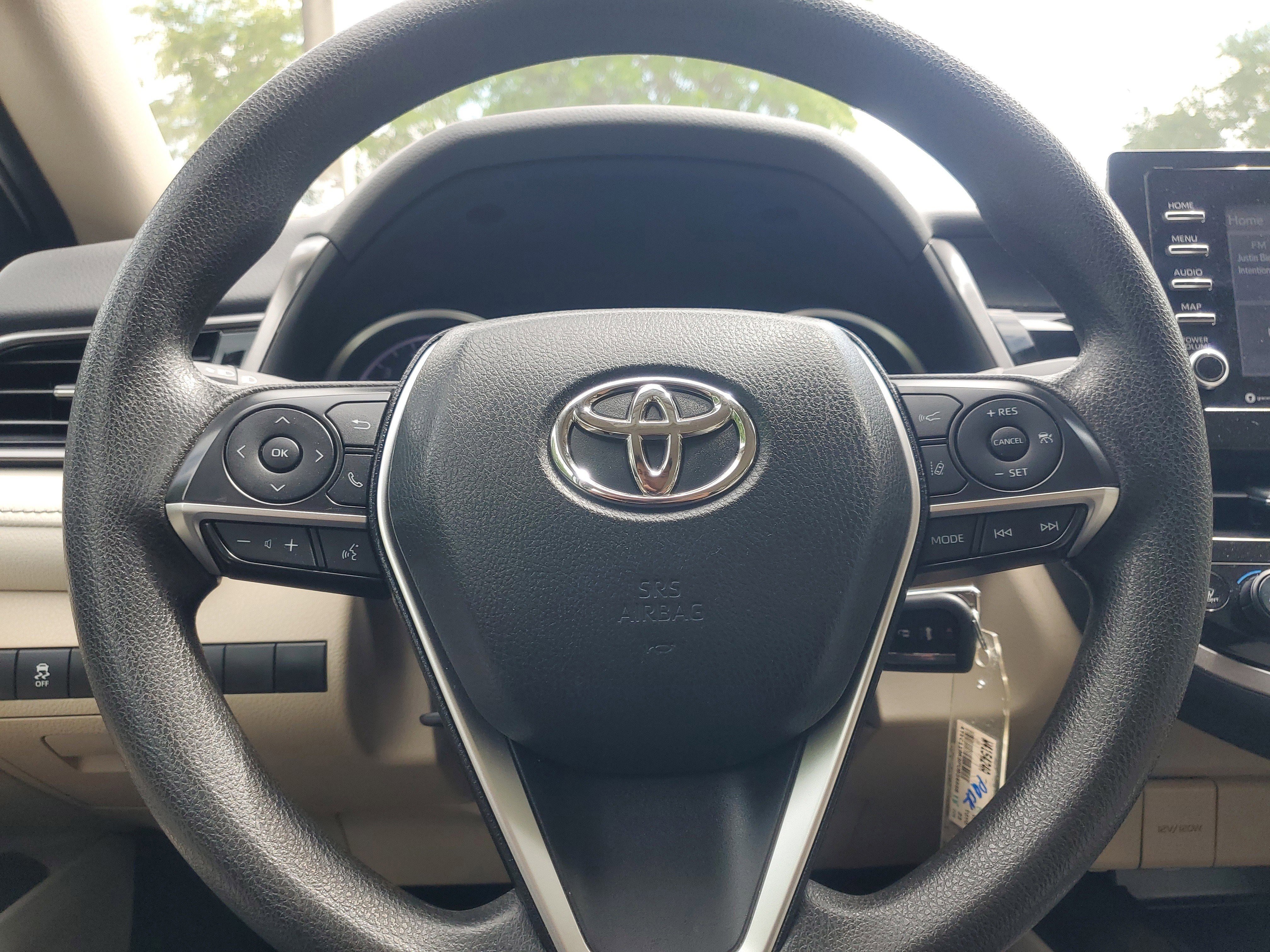 Used 2023 Ice Toyota LE image 19
