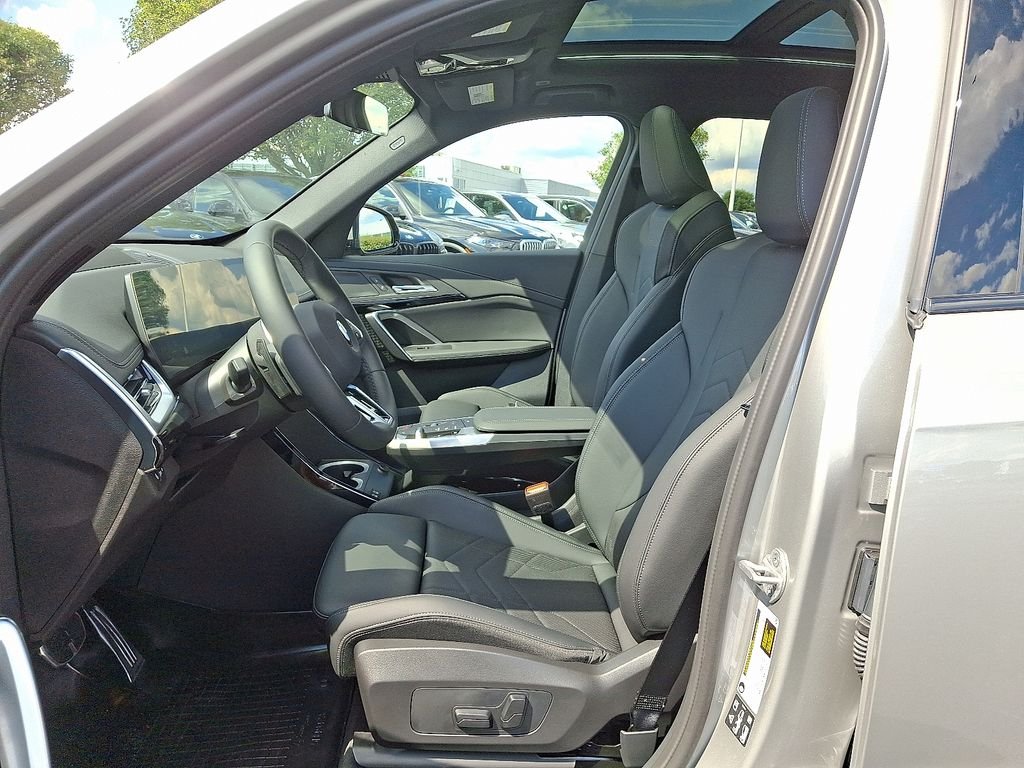 2026 BMW X1 28i - Photo 6