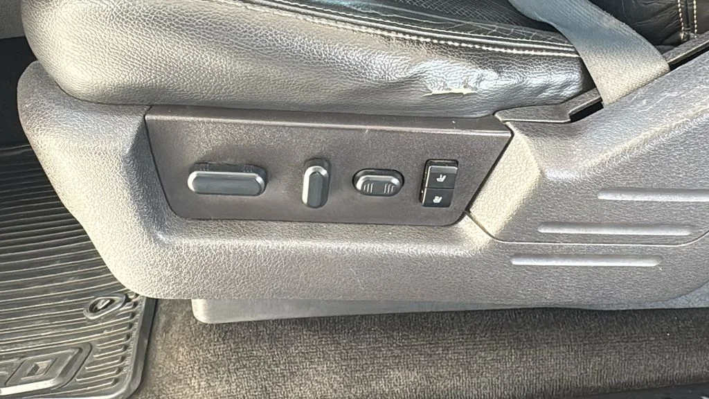 Used 2010 White Ford FX4 image 22
