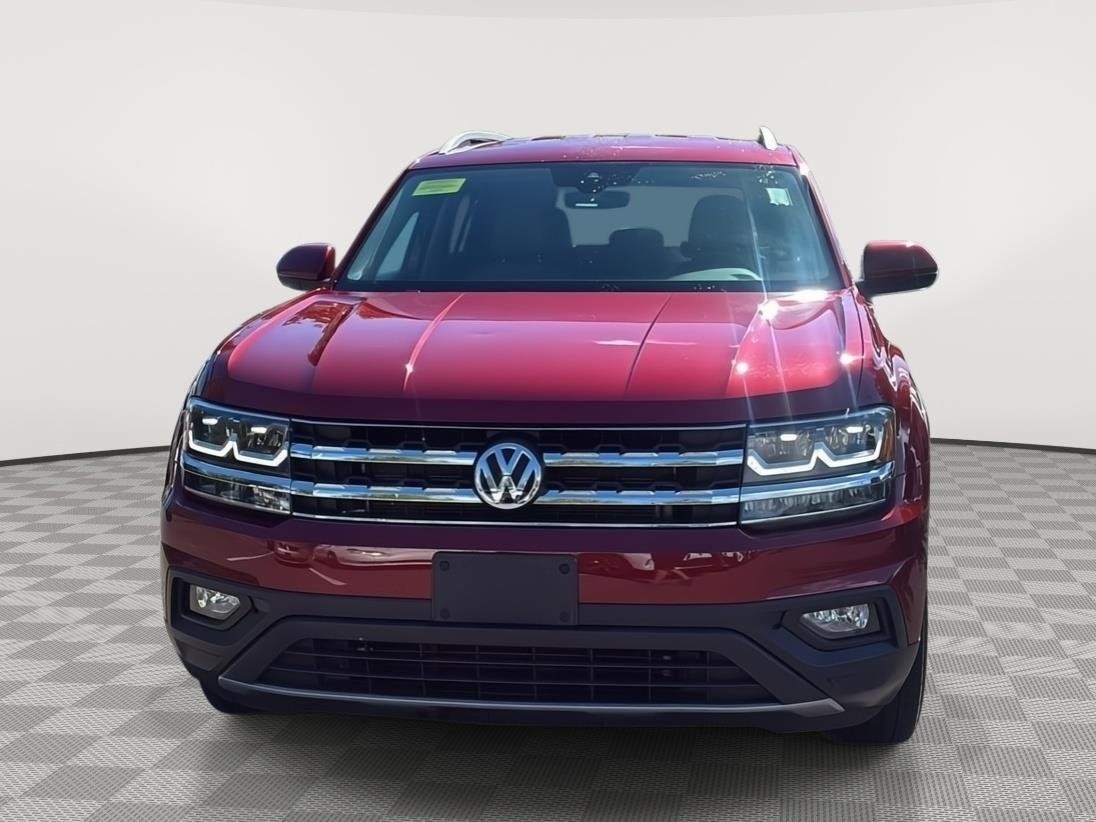 Used 2018 Fortana Red Metallic Volkswagen 3.6L V6 SE image 2