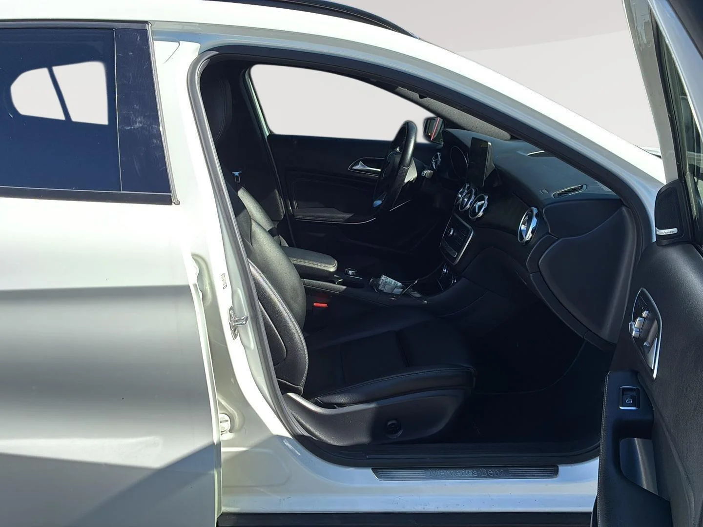Used 2019 Polar White Mercedes-Benz GLA 250 image 10