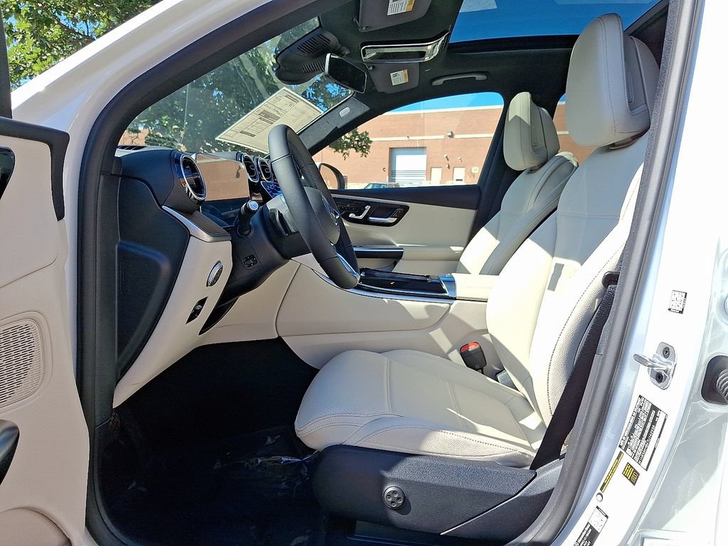 New 2026 Polar White Mercedes-Benz GLC 300 image 28