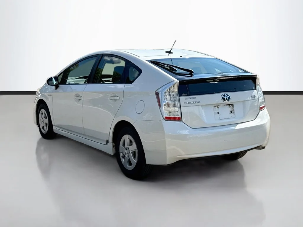 Used 2011 Blizzard Pearl Toyota Two image 5