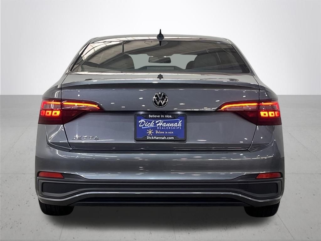 Used 2022 Platinum Gray Metallic Volkswagen 1.5T Sport image 11