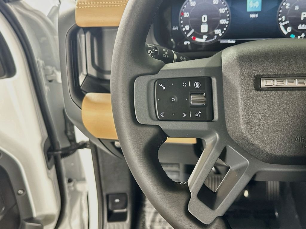 New 2026 Fuji White Land Rover X-Dynamic SE image 13
