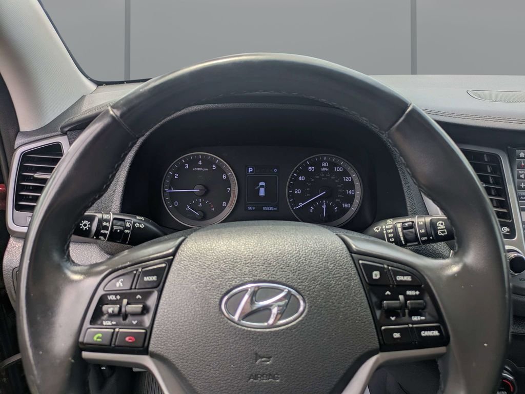 Used 2018 Red Hyundai SEL Plus image 29