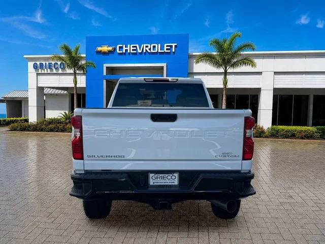 New 2026 Summit White Chevrolet Custom image 4