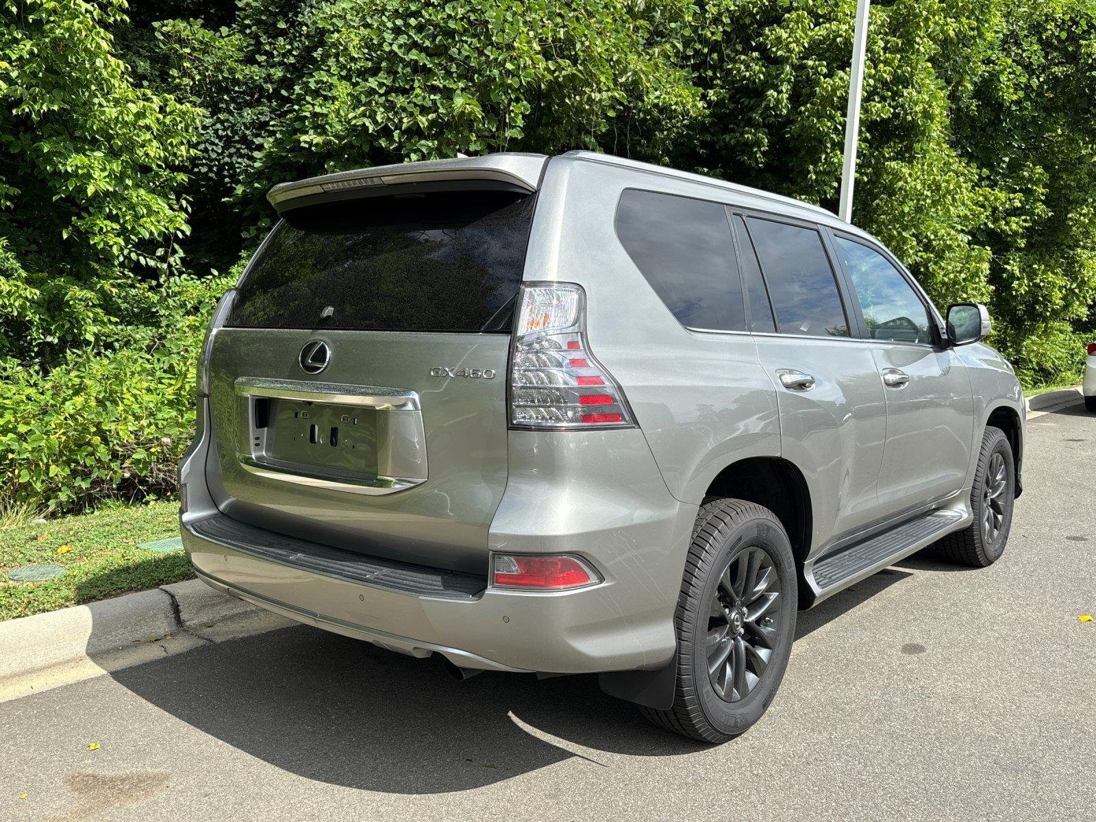 Used 2021 Atomic Silver Lexus GX 460 Premium image 5